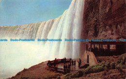 R065085 Plaza Below Horseshoe Falls. Niagara Falls. Ontario. Canada - Mundo