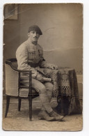 Snapshot Studio Rppc Carte Photo Legende Dos 1919 Soldat Militaire Béret Plis - Oorlog, Militair