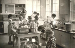 11628351 Wildhaus SG St.Galler Jugendheim Bodenweidli Kinder In Der Kueche Koche - Autres & Non Classés