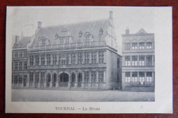 Cpa Tournai : Le Musée Leuze 1903 - Doornik
