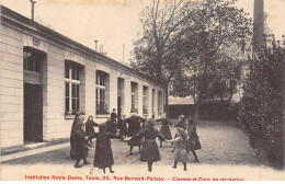 TOURS - Institution Notre Dame - Classes Et Cour De Récréation - Très Bon état - Tours