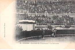 NIMES - Courses De Taureaux - Le Brindis - Très Bon état - Nîmes