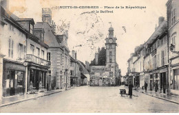 NUITS SAINT GEORGES - Place De La République Et Le Beffroi - Très Bon état - Nuits Saint Georges