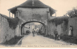 SAINT AMOUR - Ancienne Porte Et Passage Couvert Du Couvent Des Saintes Maries - Très Bon état - Other & Unclassified