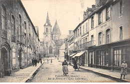 VALOGNES - Rue De Poterie Et L'Eglise Saint Malo - Très Bon état - Valognes