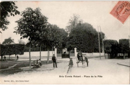 BRIE-COMTE-ROBERT: Place De La Fête - Très Bon état - Brie Comte Robert