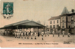 COULOMMIERS: Le Marché, Les Bleus à L'exercice - Très Bon état - Coulommiers