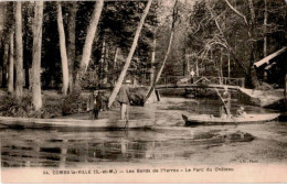 COMBS-la-VILLE: Les Bords De L'yerres, Le Parc Du Château - Très Bon état - Combs La Ville