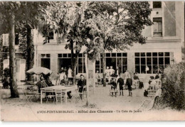 AVON: Hôtel Des Chasses Un Coin Du Jardin - état - Avon