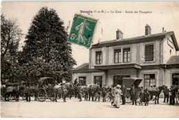 NANGIS: La Gare Sortie Des Voyageurs - Très Bon état - Nangis