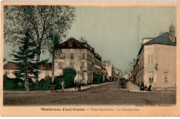 MONTEREAU-FAUT-YONNE: Place Gambetta, La Grande-rue - Très Bon état - Montereau