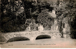 COULOMMIERS: Les Capucines Le Pont - état - Coulommiers