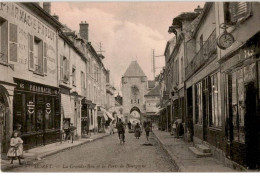 MORET: La Grande Rue Et La Porte De Bourgogne - Très Bon état - Moret Sur Loing