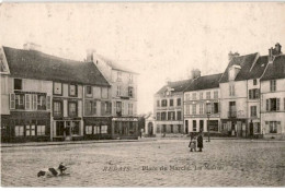 REBAIS: Place Du Marché La Mairie - Très Bon état - Rebais