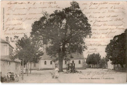 VARENNES: Place Du Village, Grand Arbre - Très Bon état - Andere & Zonder Classificatie