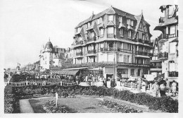 TROUVILLE - Le Flaubert Et Le Topsy - état - Trouville