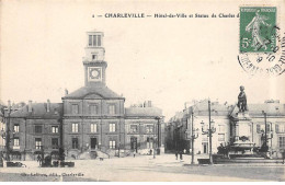 CHARLEVILLE - Hôtel De Ville Et Statue - Très Bon état - Charleville