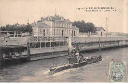 LA PALLICE ROCHELLE - Sous Marin La " Loutre " - Très Bon état - La Rochelle