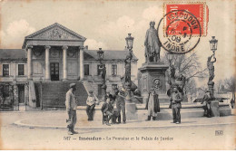 ISSOUDUN - La Fontaine Et Le Palais De Justice - état - Issoudun