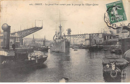 BREST - Le Grand Pont Ouvert Pour Le Passage De L'Edgar Quinet - Très Bon état - Brest