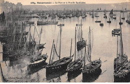 DOUARNENEZ - Le Port Et La Flotille Sardinière - état - Douarnenez