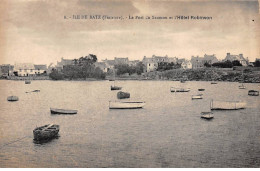 ILE DE BATZ - Le Port Du Saumon Et L'Hôtel Robinson - Très Bon état - Ile-de-Batz