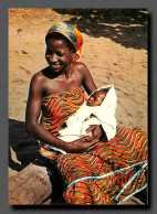 Cote D'ivoire ABIDJAN  Missions Africaines, Maman Assise Avec Son Bébé (scan Recto-verso) Ref 1035 - Ivory Coast