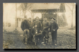 Photo De Six Soldats Sur Le Campement (scan Recto-verso) Ref 1028 - Personaggi