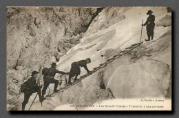 CHAMONIX Les Grands Mulets, Traversée D'une Crevasse (scan Recto-verso) Ref 1054 - Chamonix-Mont-Blanc