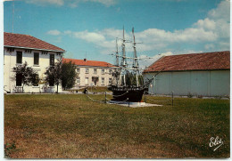 HOURTIN Centre De Formation De La Marine Pavillon Du Commandement Et Carré Des Officiers  (scan Recto-verso) Ref 1096 - Sonstige & Ohne Zuordnung