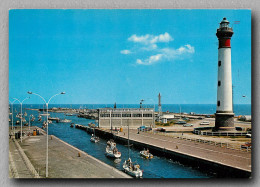 OUISTREHAM  RIVA BELLA  Yachts Sortant Du Sas Et Le Phare (scan Recto-verso) Ref 1075 - Ouistreham