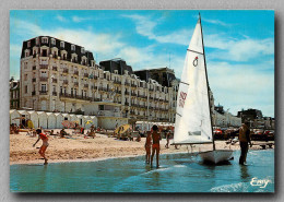 CABOURG La Plage Et Le Grand Hotel  (scan Recto-verso) Ref 1075 - Cabourg