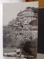 2 Cartoline Genova Nervi , Hotel Vittoria, Hotel Miramare E Grotte ,formato Piccolo - Genova (Genoa)