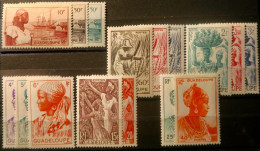 LP3844/2216 - COLONIES FRANÇAISES - GUADELOUPE - 1947 - SERIE COMPLETE Sauf N°209 - N°197 à 213 NEUFS**/*(N°204) - Unused Stamps