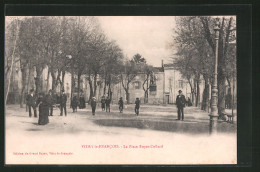 CPA Vitry-le-Francois, La Place Royer-Collard  - Vitry-le-François