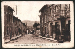 CPA Sainte-Catherine-sous-Riverie, Grande-Rue, Vue De La Rue  - Autres & Non Classés