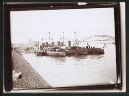 Fotografie Fotograf Unbekannt, Ansicht Düsseldorf, Kriegsschiffe & Patrouillenboote Der Rheinflottille  - Orte