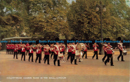 R066117 Coldstream Guards Band In The Mall. London. Salmon - Sonstige & Ohne Zuordnung