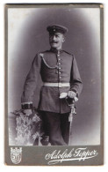 Fotografie Adolph Tepper, Berlin-Schöneberg, Portrait Soldat Mit Säbel Und Schützenschnur  - Anonymous Persons