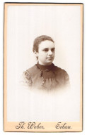 Fotografie Th. Weber, Eibau, Portrait Frau Mit Zusammengebundenem Haar  - Anonymous Persons