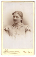 Fotografie Bornemann, Verden, Portrait Mädchen In Festlicher Kleidung  - Anonymous Persons