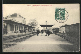 CPA Vitry-le-Francois, Interieur De La Gare, Menschen Im La Gare  - Vitry-le-François