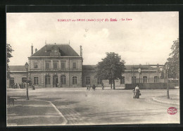 CPA Romilly-sur-Seine, La Gare, La Place Des La Gare  - Romilly-sur-Seine