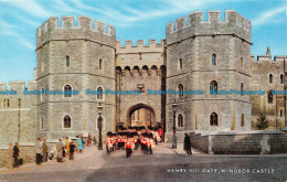 R066931 Henry VIII Gate. Windsor Castle. Salmon. 1979 - Monde