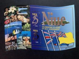 Niue  1999 25th Anniversary Of Self Government MNH - Niue