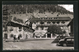 AK Wallgau / Obb., Parkende Autos Am Hotel-Gasthof Zur Post  - Autres & Non Classés