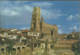 Albi - La Basilique Ste Cécile Dominant Le Vieil Albi - (P) - Albi