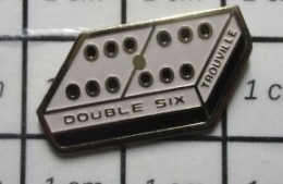 1818c  Pin's Pins / Beau Et Rare / JEUX / DOMINO DOUBLE SIX TROUVILLE RESTAURANT - Casinos