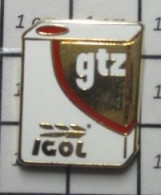 1818c  Pin's Pins / Beau Et Rare / CARBURANTS / BIDON D’HUILE IGOL GTZ - Fuels