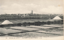 CPA Bourg De Batz-Panorama Et Les Marais Salants-25      L2906 - Batz-sur-Mer (Bourg De B.)